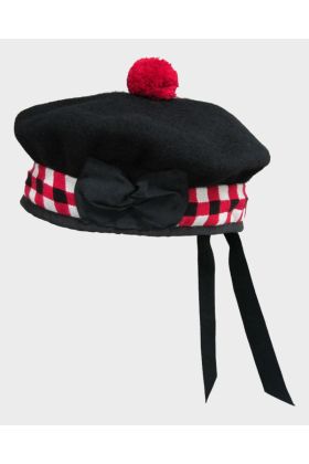 Rot-weißer schottischer Hut | Schottischer Kilt